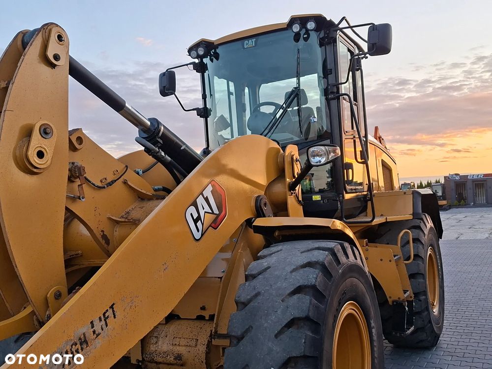 Caterpillar CAT 930 M - 8