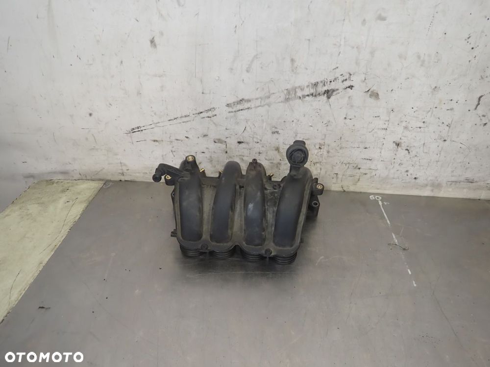 KOLEKTOR SSĄCY VOLKSWAGEN TOURAN I 1.6 06A133206AJ