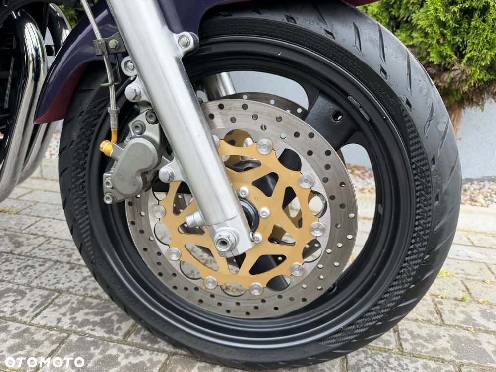 Yamaha XJR - 13