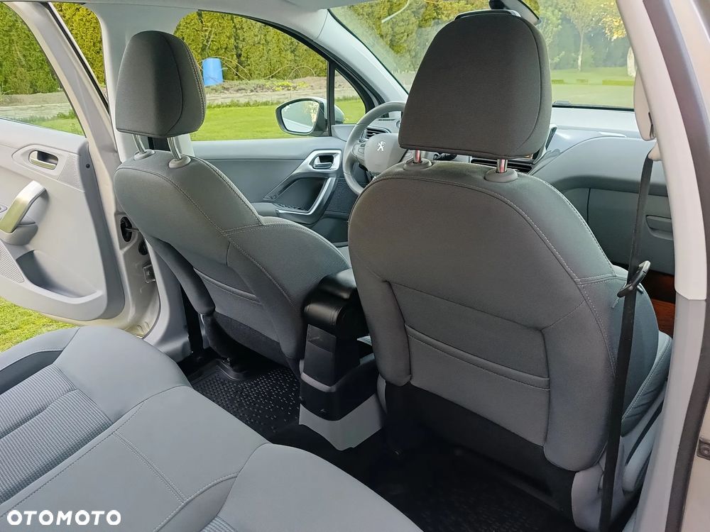 Peugeot 208 120 VTI Automatik Allure - 30