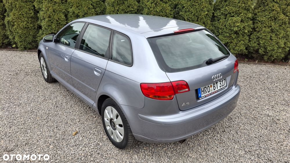 Audi A3 Sportback 1.6 FSI Ambition - 4