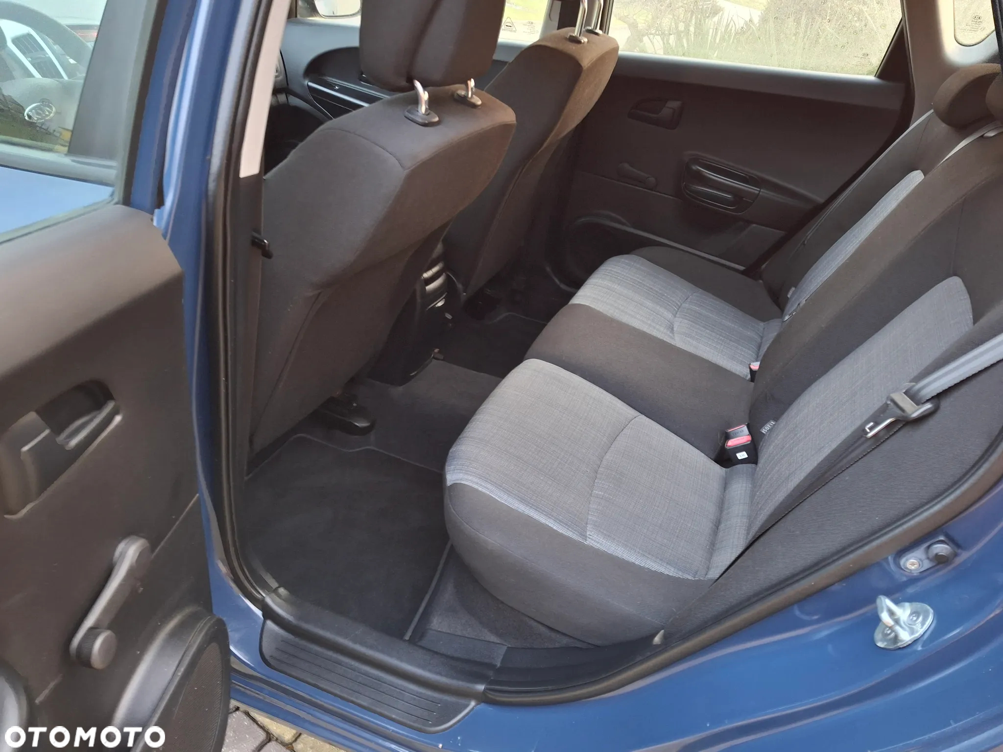 Kia Ceed - 12