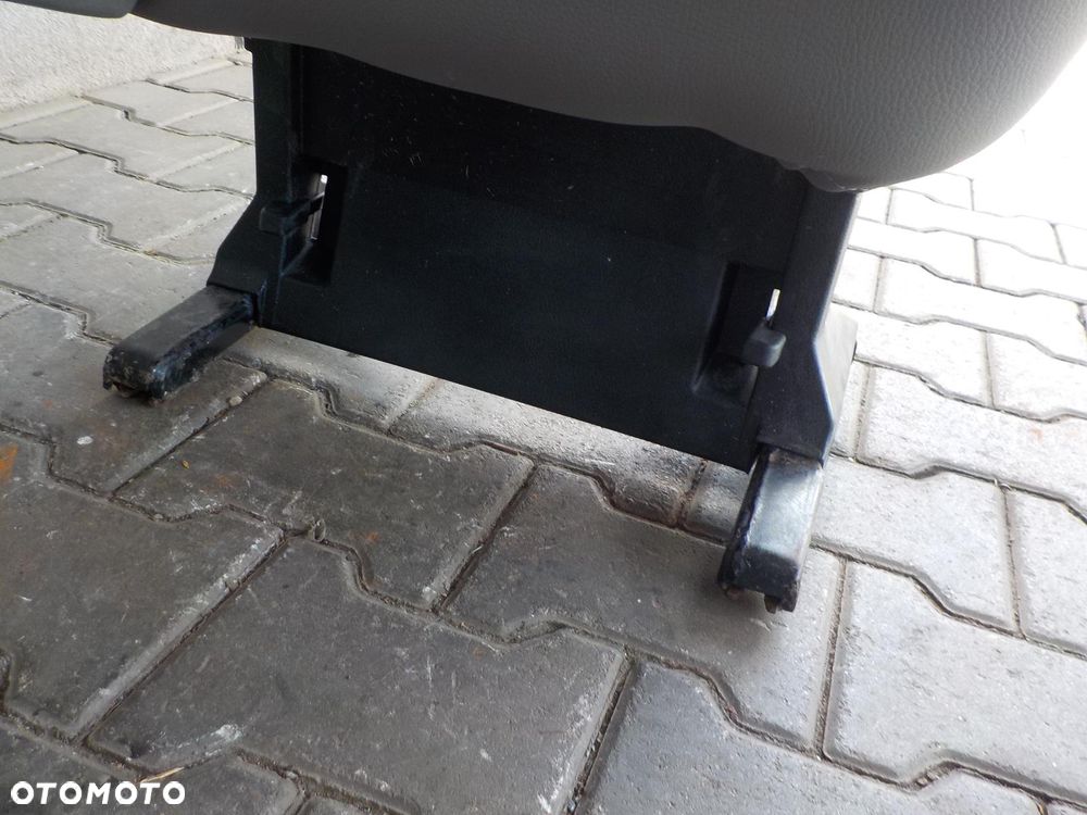 VW T4 FOTEL KOZIOŁEK SKŁADANY TYŁ TYLNY - 3