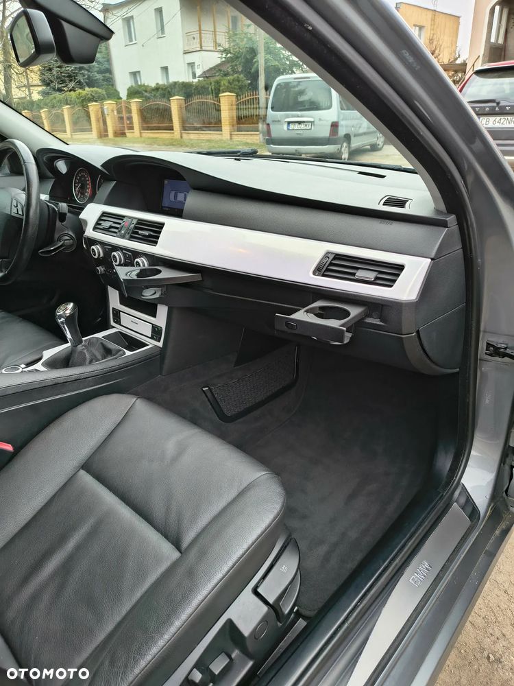 BMW Seria 5 523i Edition Exclusive - 17