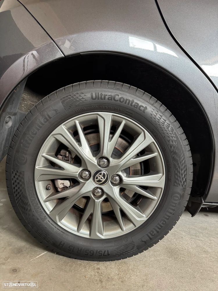 Toyota Yaris 1.5 HSD Comfort+P.Style - 12