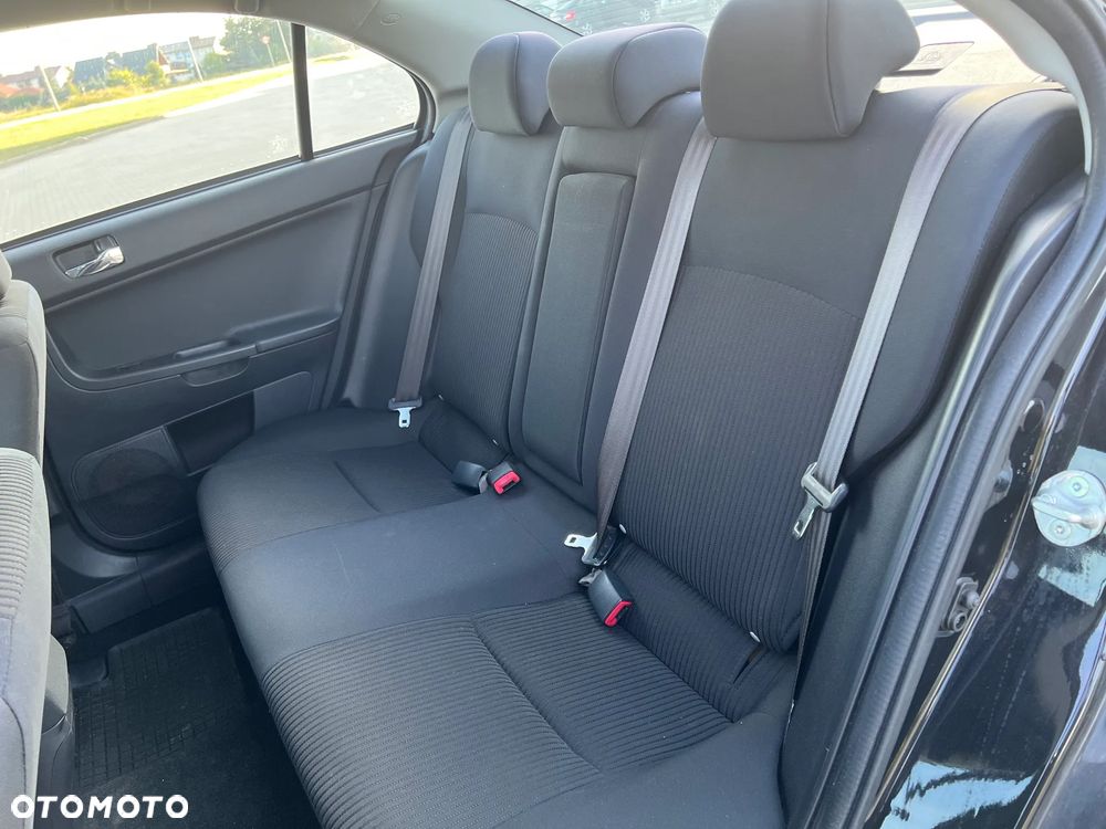 Mitsubishi Lancer 1.6 Invite - 16