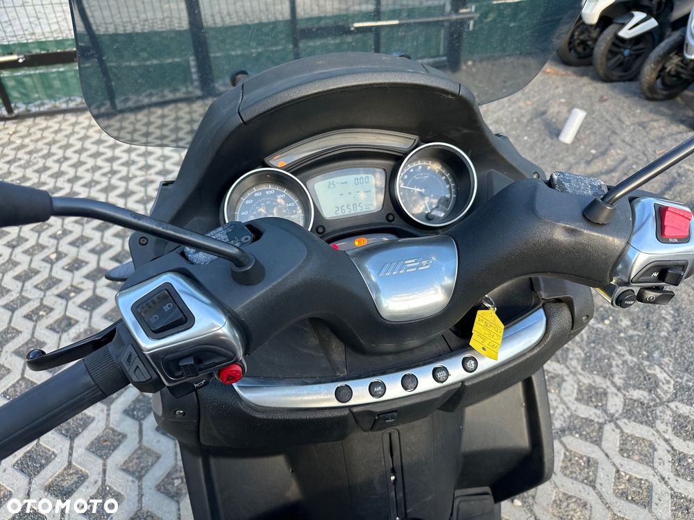Piaggio MP-3 - 8