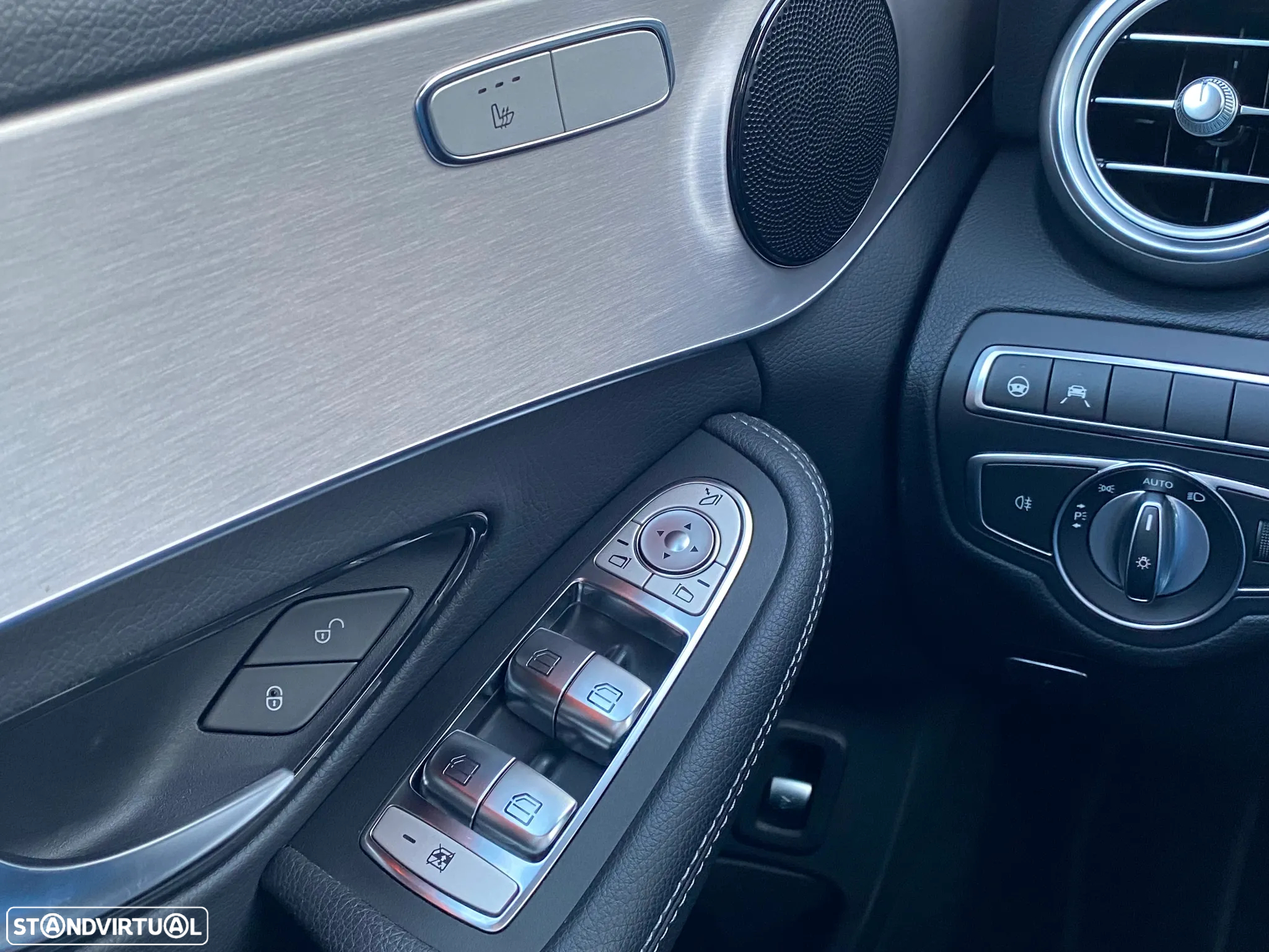 Mercedes-Benz C 300 de AMG Line - 32