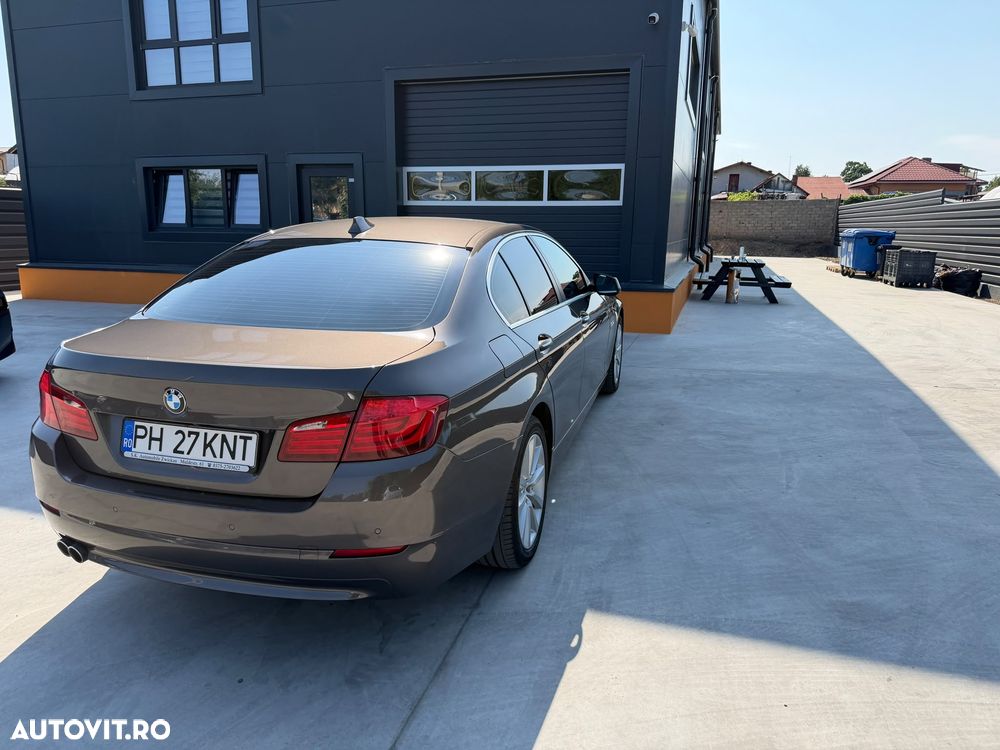 BMW Seria 5 530d xDrive - 7