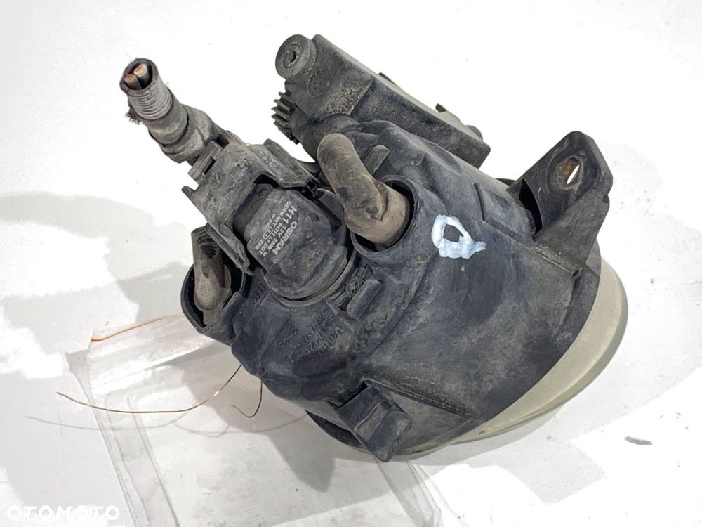 HALOGEN PRAWY PRZÓD  AUDI A4 B8 (8K2) 2007 - 2015 2.0 TDI 105 kW [143 KM] olej napędowy 2007 - - 4