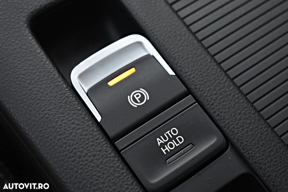 Volkswagen Passat Variant 2.0 TDI DSG (BlueMotion Technology) Comfortline - 23