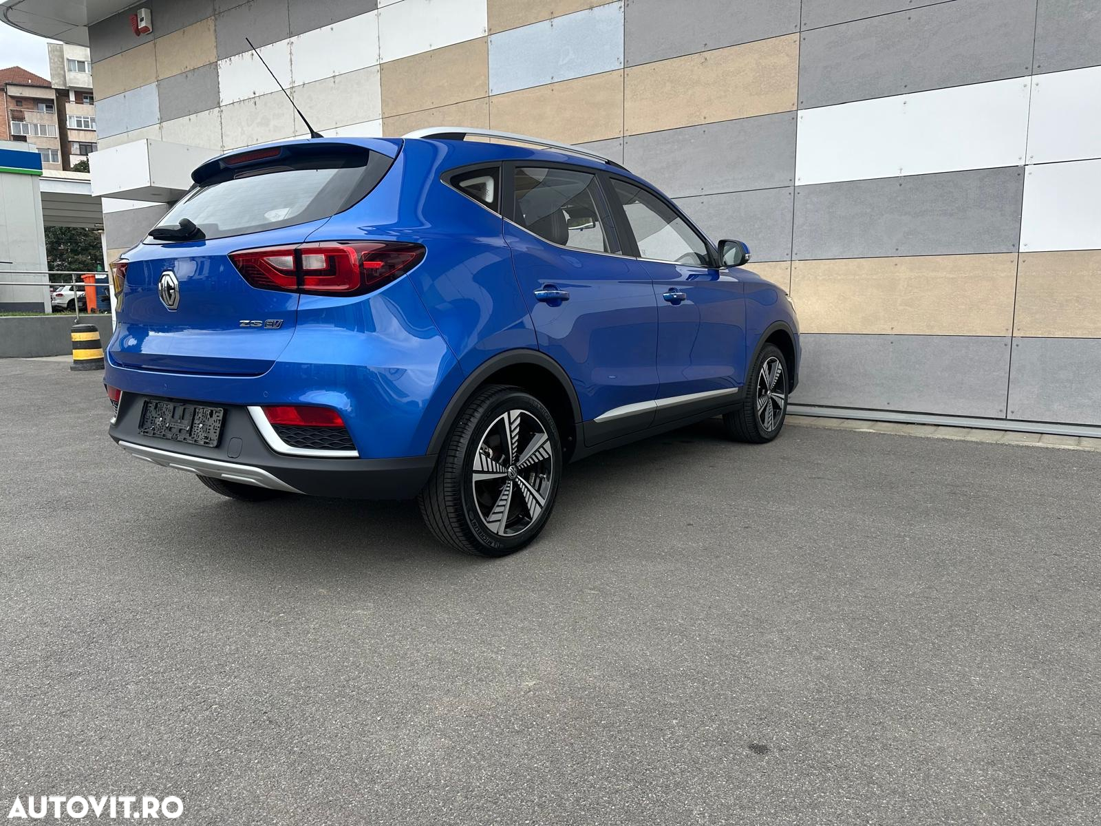 MG ZS EV Luxury - 5