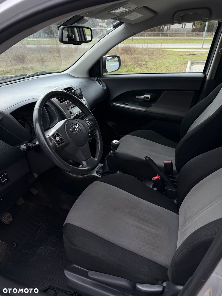 Toyota Urban Cruiser 1.4 D-4D Sol 4x4 EU5 - 11