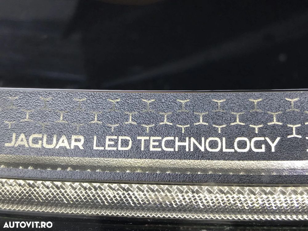 Jaguar F-Pace P400e AWD HSE - 31