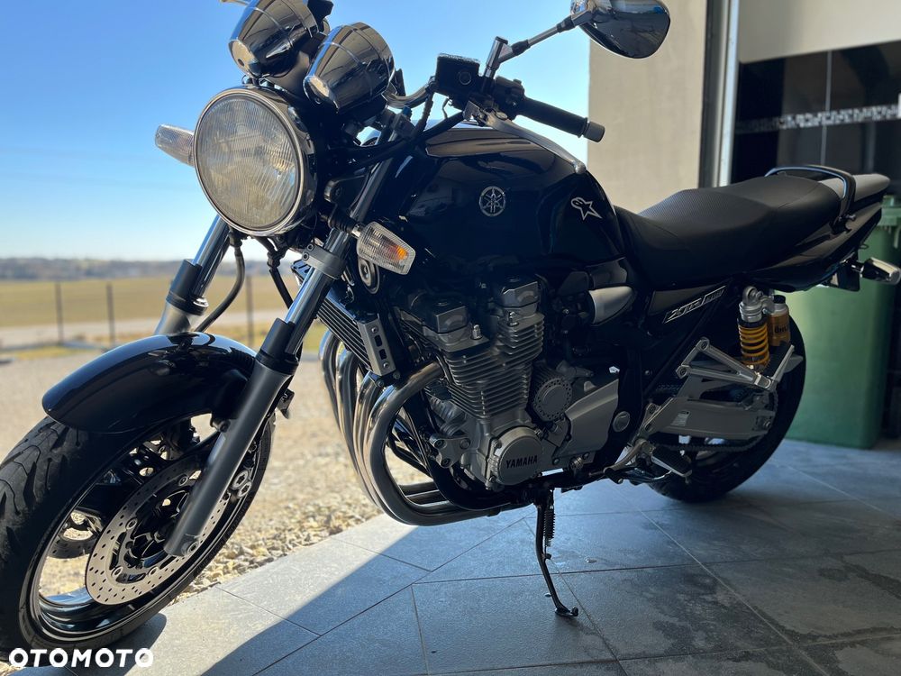 Yamaha XJR