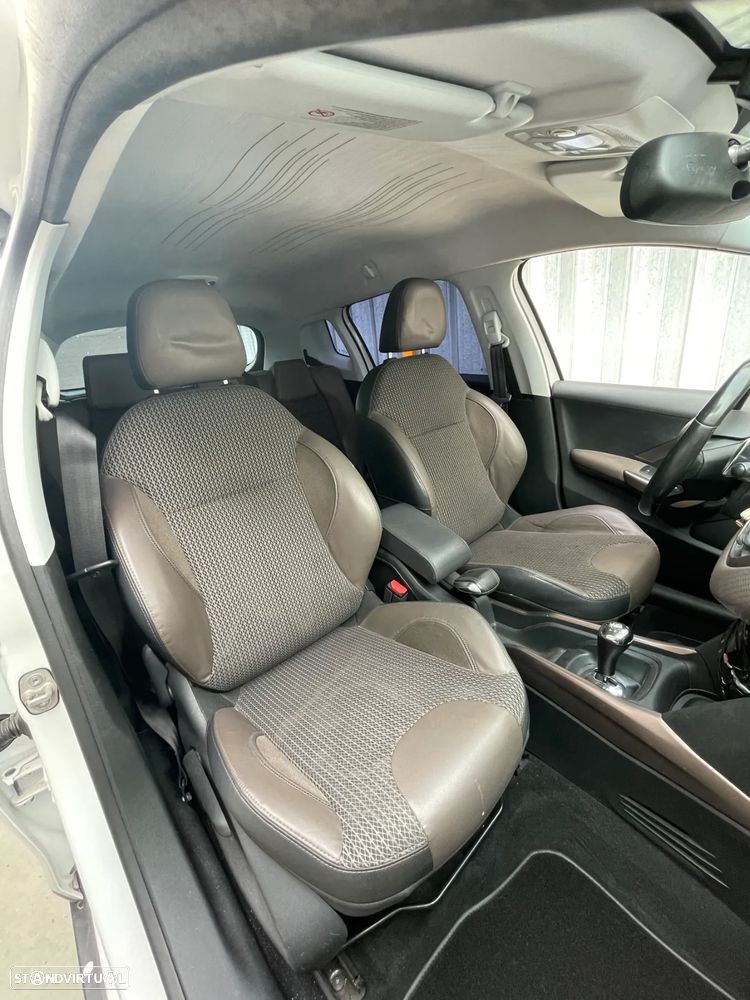Peugeot 2008 1.6 e-HDi Allure 2-Tronic - 10
