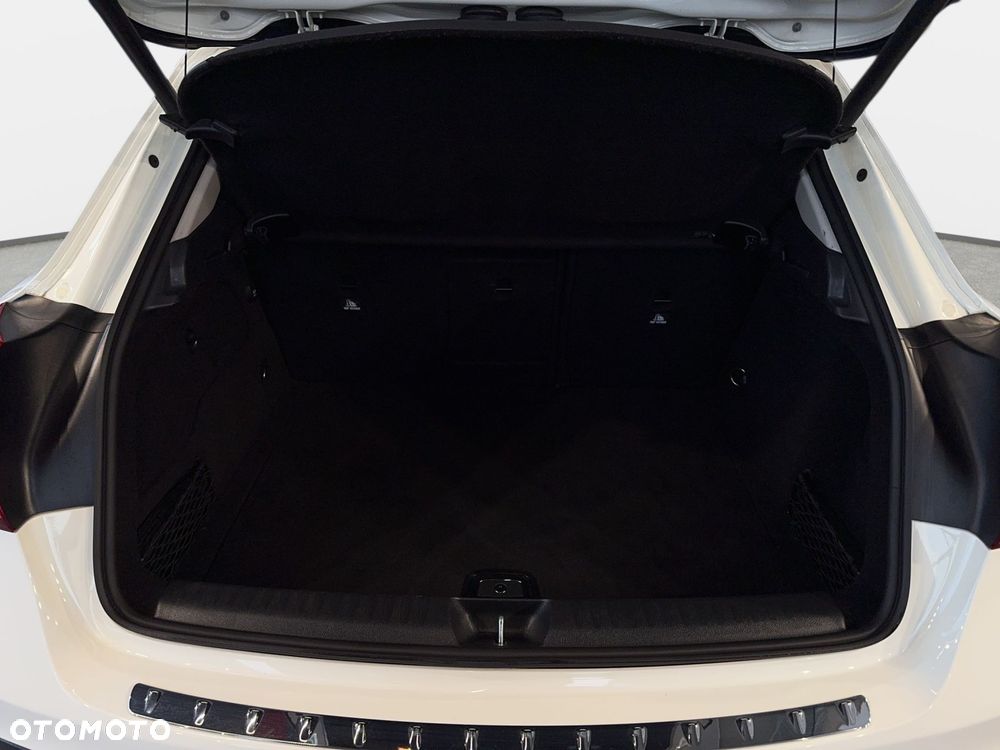 Mercedes-Benz GLA - 15