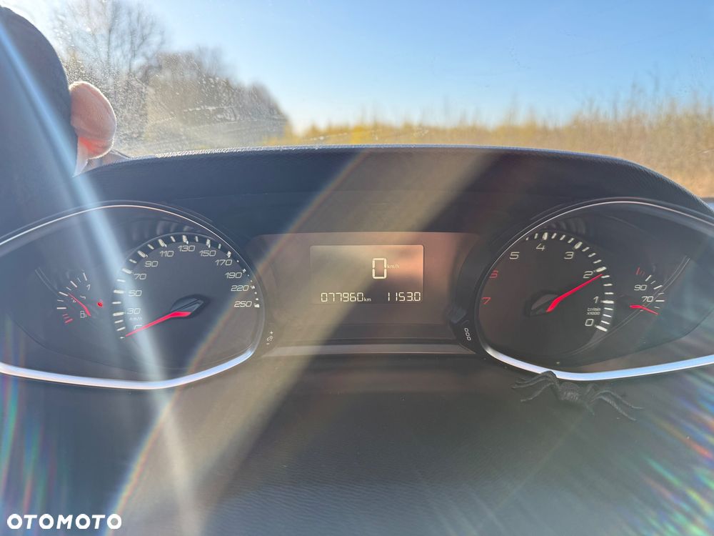 Peugeot 308 1.2 PureTech Allure S&S - 19