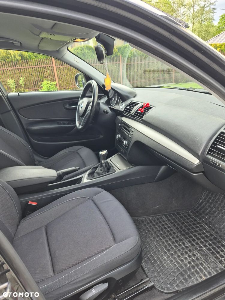 BMW Seria 1 118d - 26