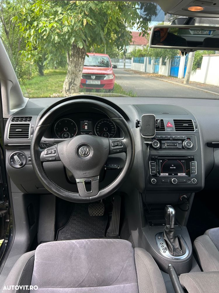 Volkswagen Touran 2.0 TDI DPF DSG Highline - 4