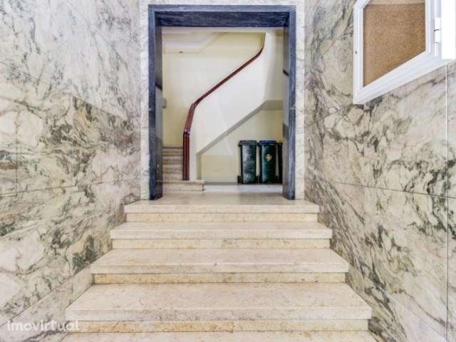 Apartamento T2 em Alvalade – Investimento com Potencial de Valorização - Grande imagem: 2/6