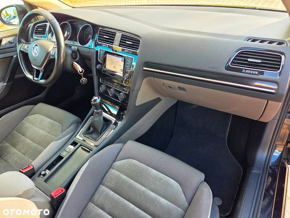 Volkswagen Golf 1.6 TDI Highline - 32