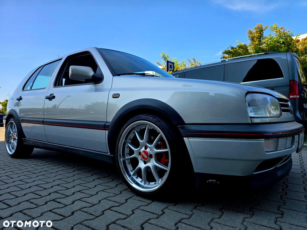 Volkswagen Golf - 2