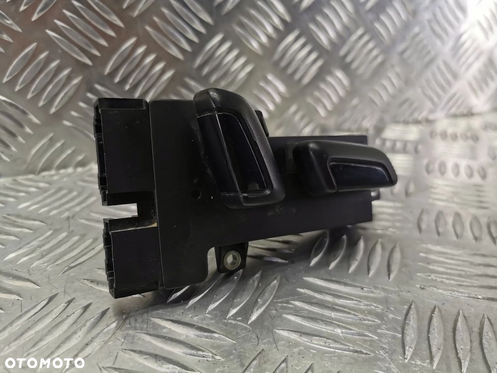 VW TOUAREG 7P 10-18R PANEL REGULACJA PRZESUWANIE PODNOSZENIE FOTELA PRAWY 7P6959748 - 2