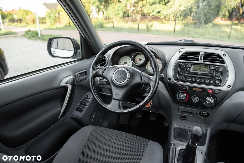 Toyota RAV4 2.0 VVT-i 4x4 - 13