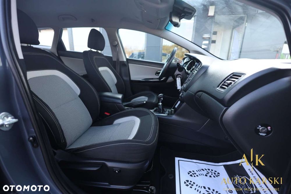 Kia Ceed - 40
