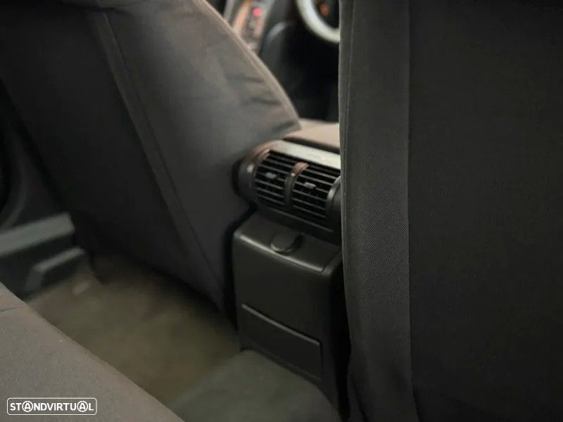 Opel Vectra Caravan 1.9 CDTi Executive - 19