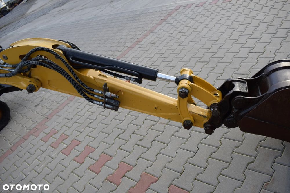 Caterpillar CAT 302.7 D Rok 2015 - 9