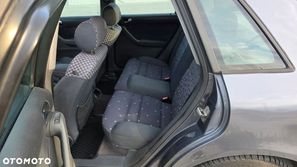Audi Inny 1.9 TDI Ambiente - 16