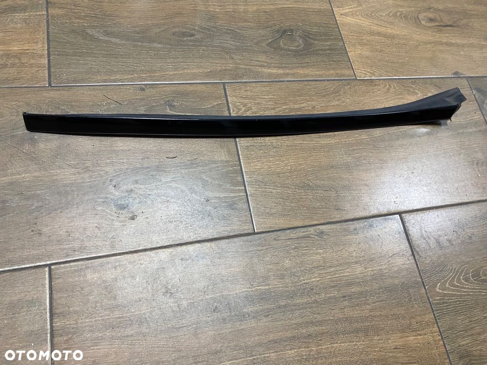 listwa uszczelka prawa szyby czołowej black Mercedes W205 A2056900282 ORG. - 2