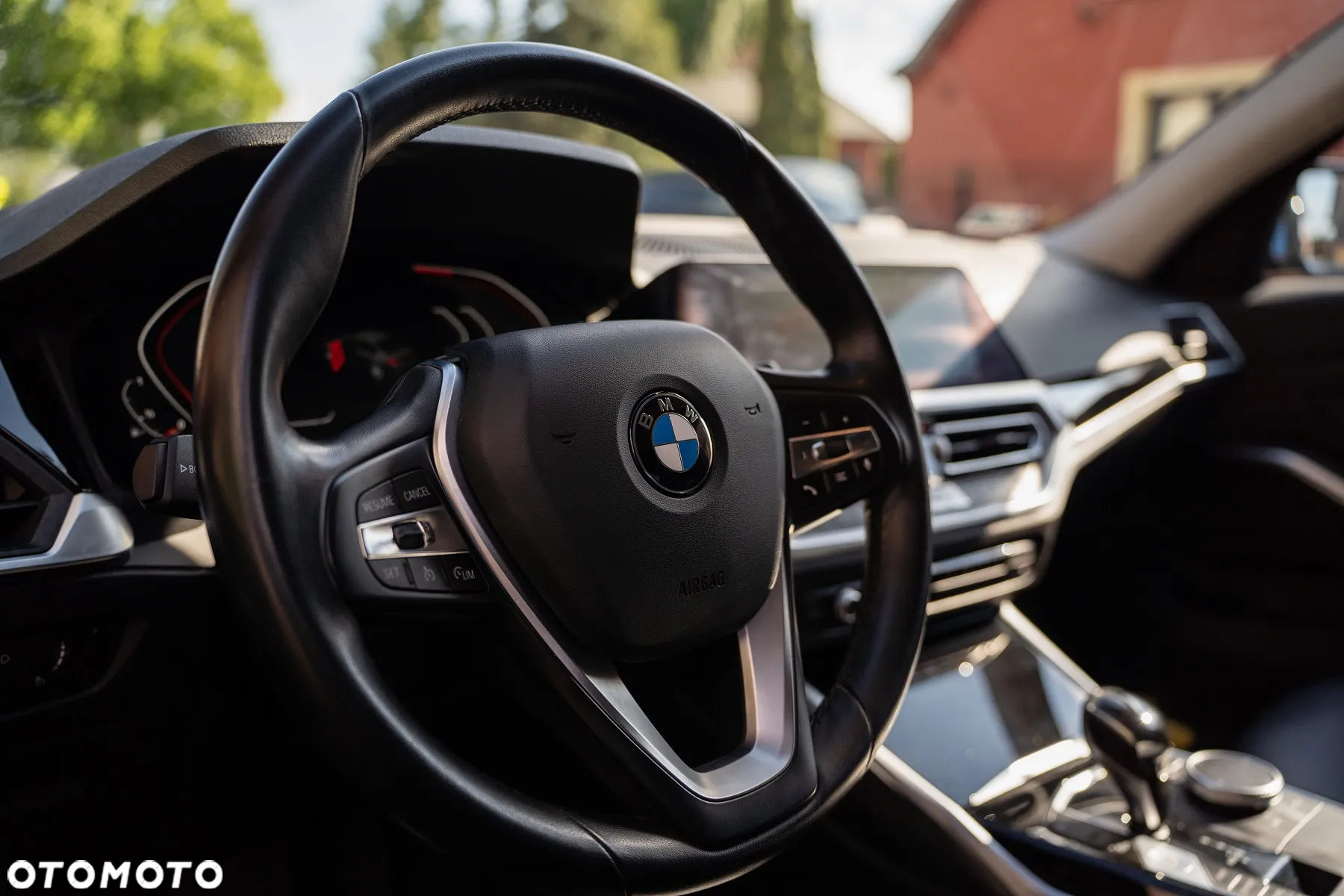 BMW Seria 3 330i Advantage sport - 10
