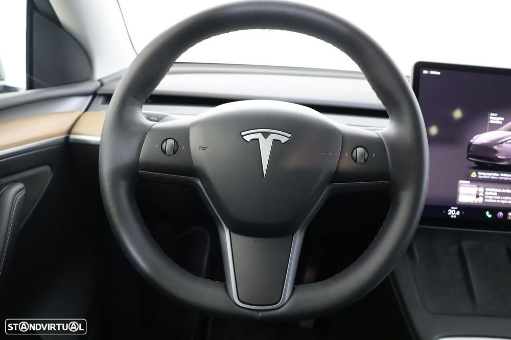 Tesla Model Y Long Range Dual Motor AWD - 12