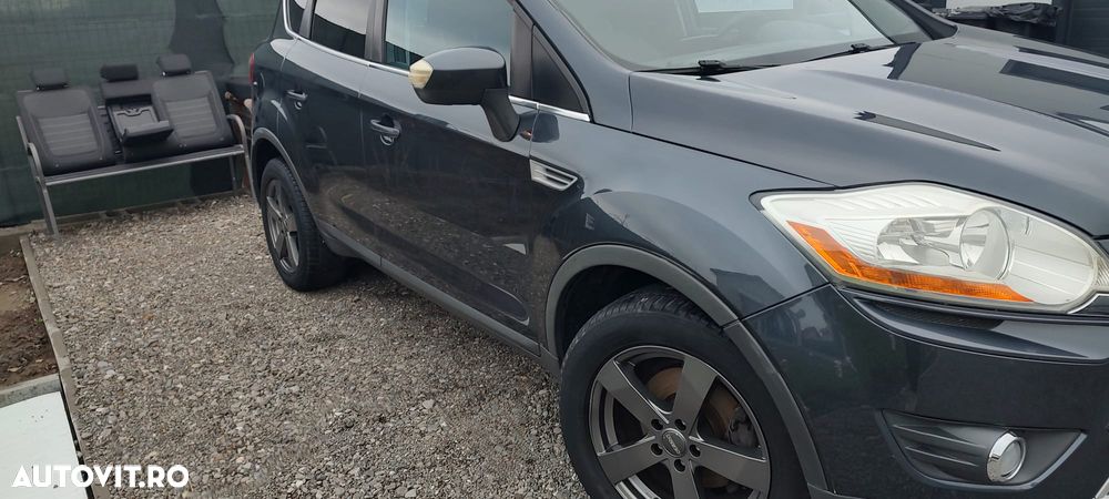 Ford Kuga 2.0 TDCi 2x4 Titanium - 29