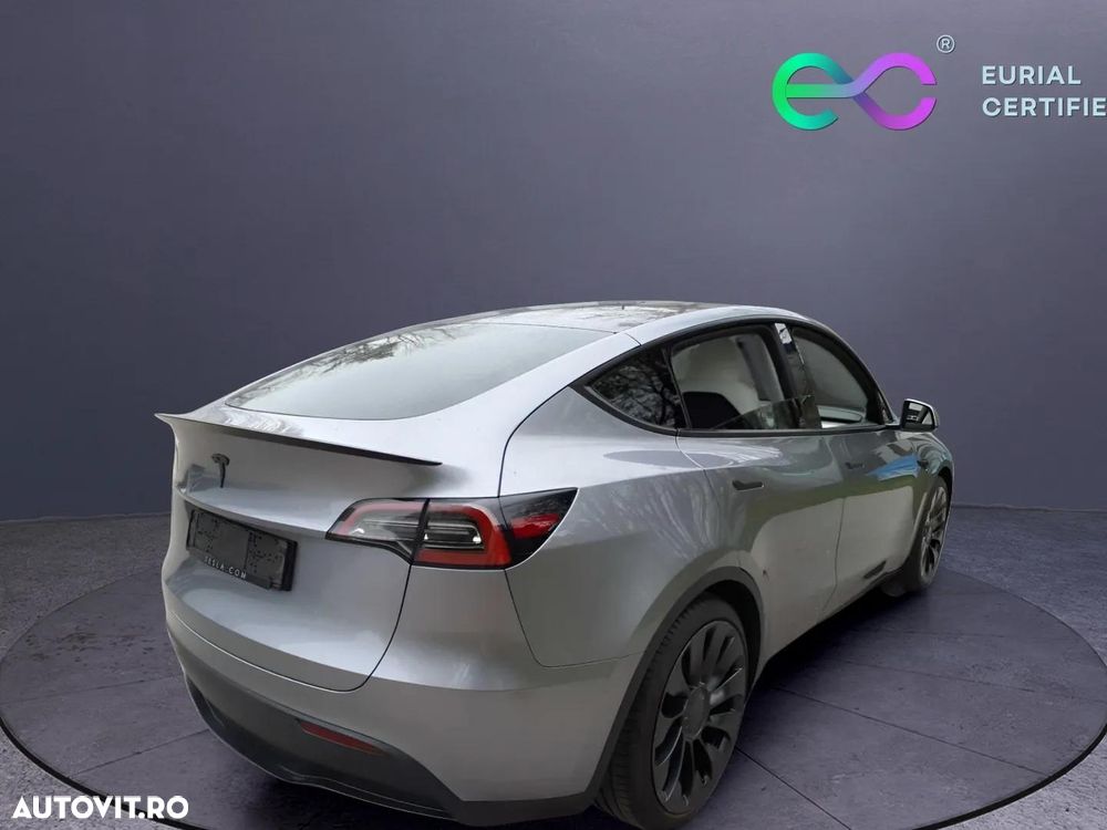 Tesla Model Y Performance Dual Motor AWD - 2