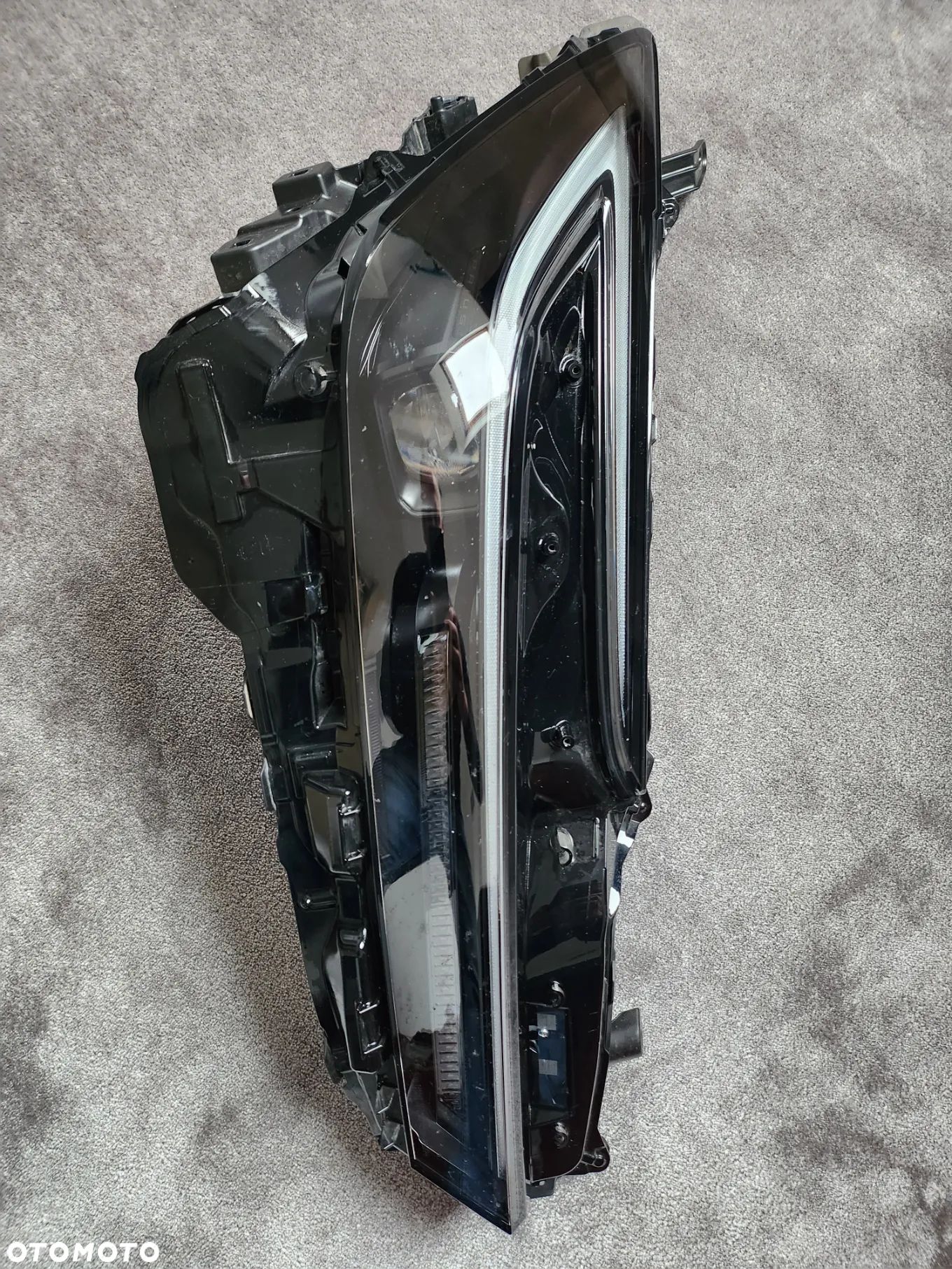 Lampa Toyota Prius V 2023 FULL LED - 1