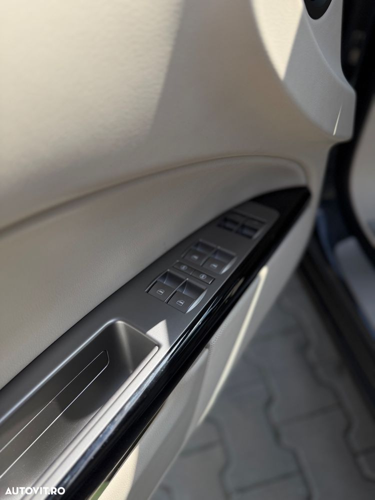 Volkswagen Phaeton 4.2 4Motion V8 Aut Lang - 8