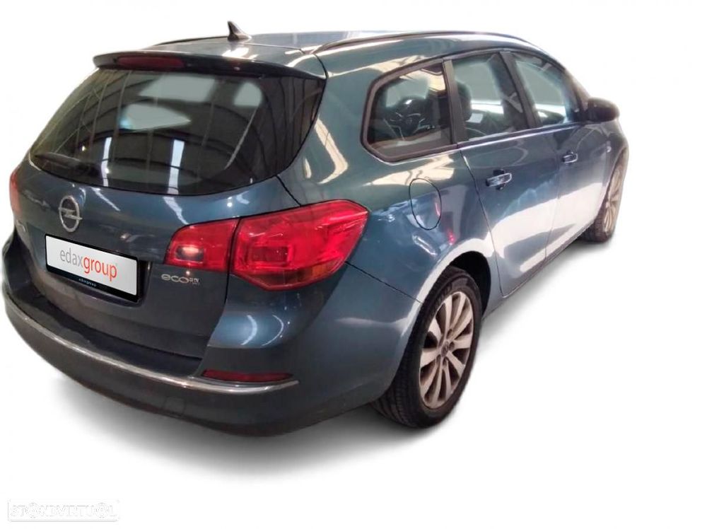 Opel Astra Sports Tourer - 2