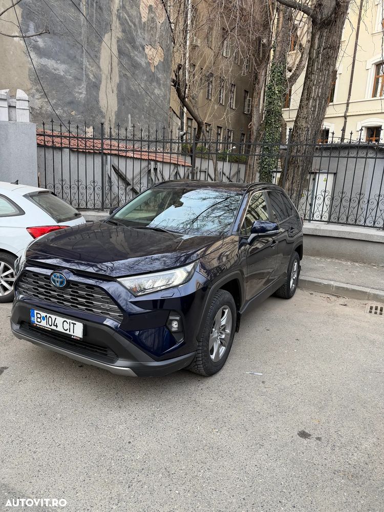 Toyota RAV4 - 1