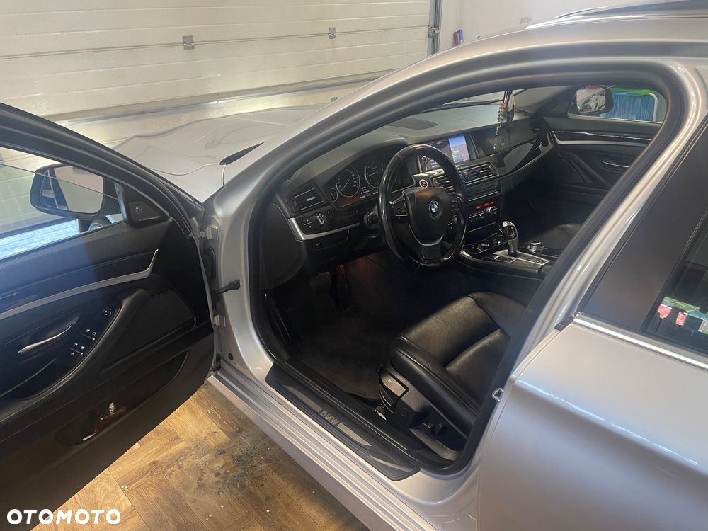 BMW Seria 5 520d Luxury Line - 13