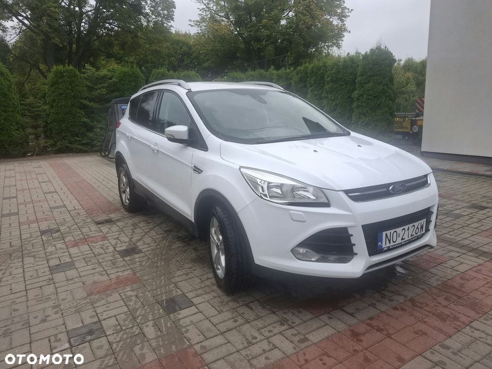 Ford Kuga 2.0 TDCi 2x4 Titanium - 4