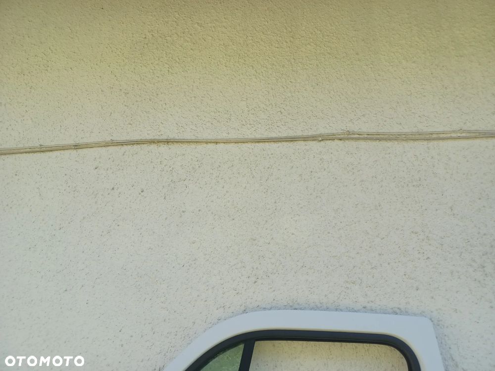 DRZWI PRZEDNIE LEWE RENAULT MASTER III 10- - 10