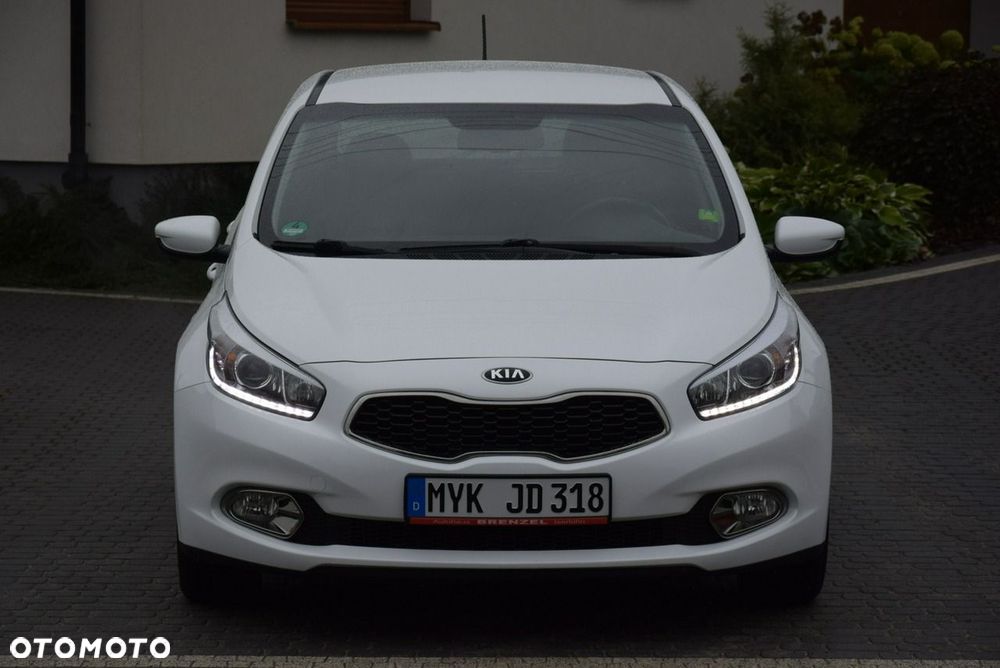 Kia Ceed 1.4 CVVT Dream Team Edition - 2