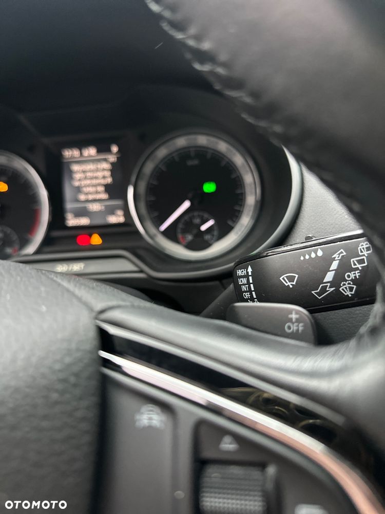 Skoda Octavia 2.0 TDI Ambition DSG - 11