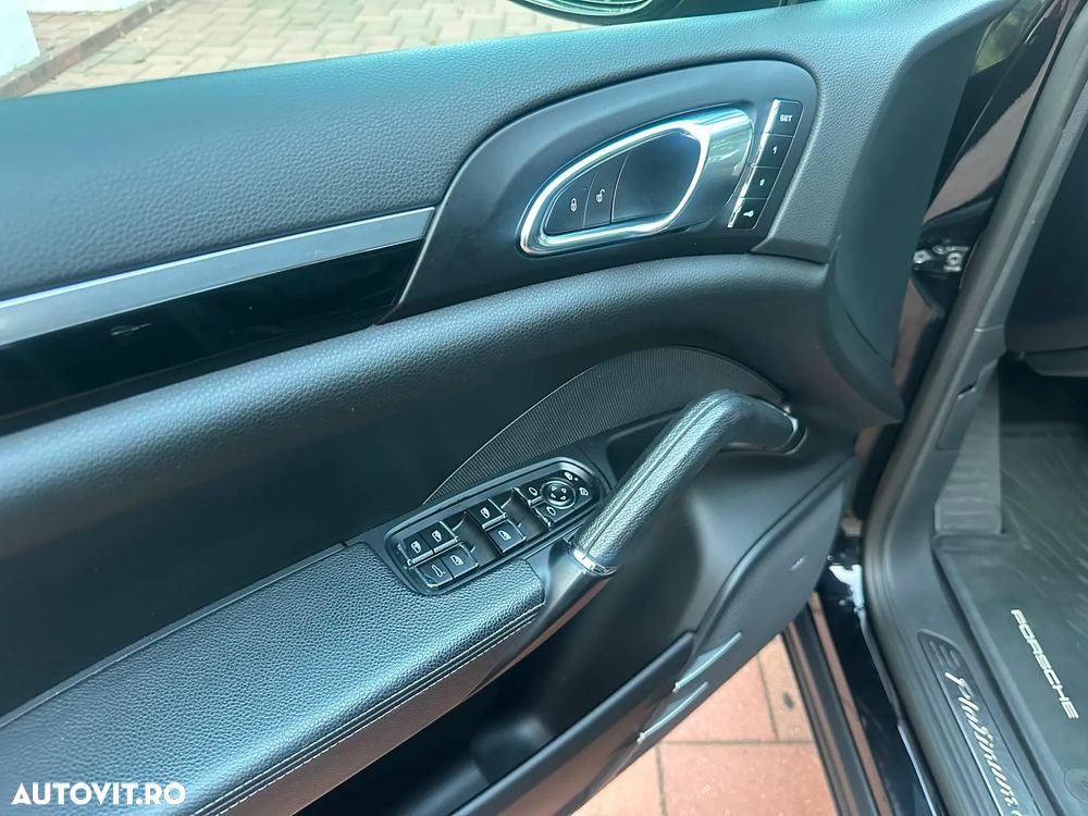 Porsche Cayenne Platinum Edition - 31