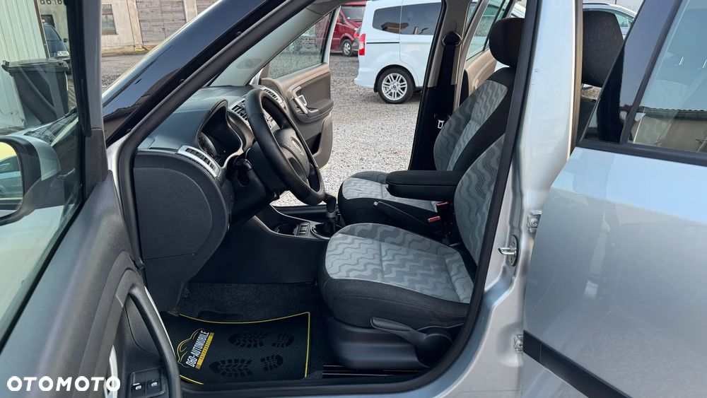 Skoda Fabia 1.2 HTP STYLE EDITION - 30