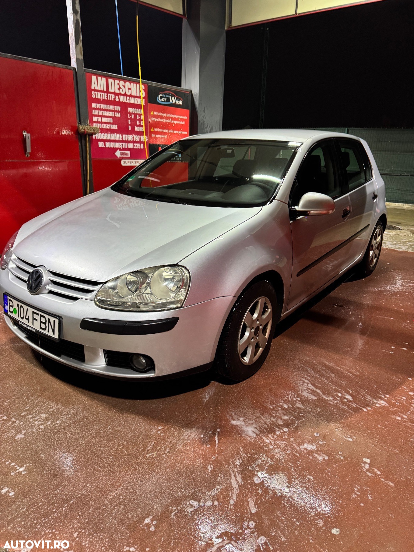 Volkswagen Golf - 2